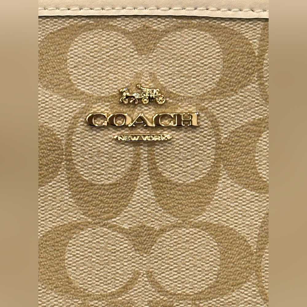 Coach Signature Drawstring Carryall Canvas Shoulder Bag Light Khaki Chalk, NWOT - Picture 9 of 15